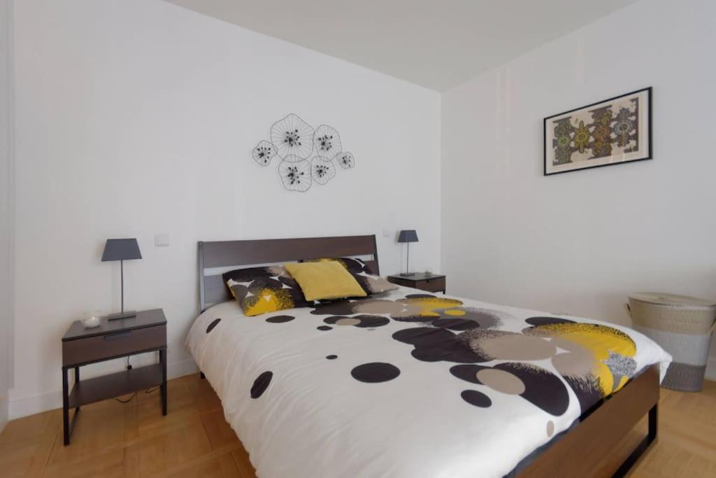 Appartement 16 -near Champs-elysees 75m2 *